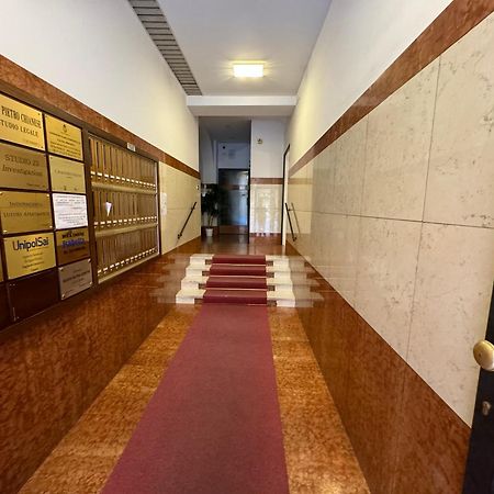 Nicholas B&B City Center- Apartment Болоня Екстериор снимка