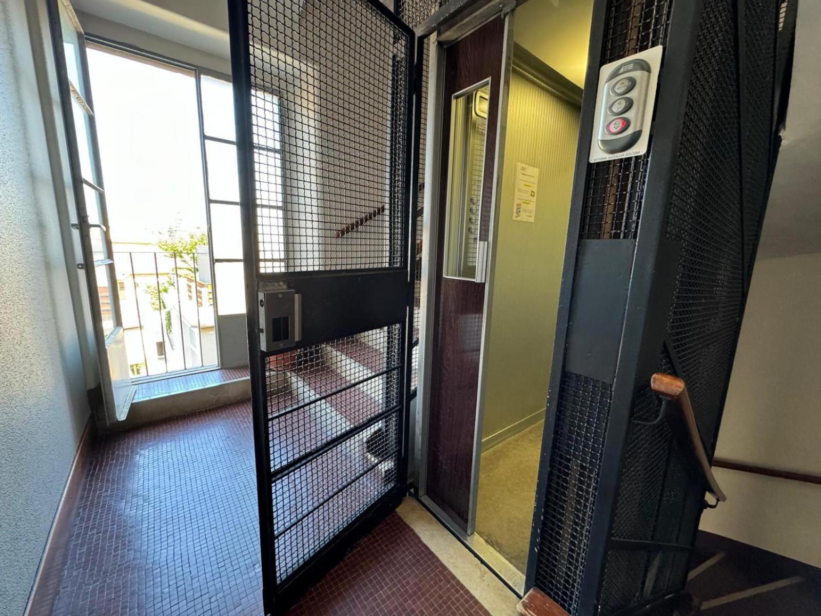 Nicholas B&B City Center- Apartment Болоня Екстериор снимка